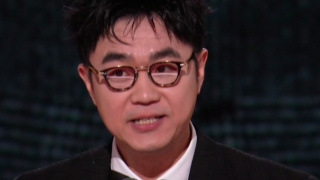 只落落看着